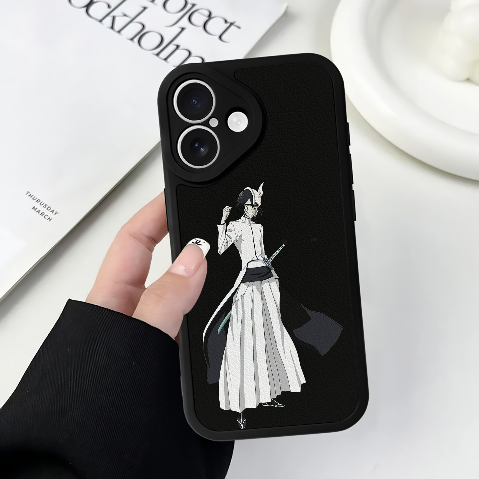 （画像用） ブリーチ ウルキオラ·シファー BLEACH Ulquiorra cifer 【iPhone 16シリーズ対応】シリコンスマホケース（レザー調） 材質：シリコン